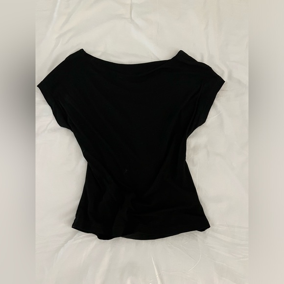 Backless tee - Picture 2 of 2